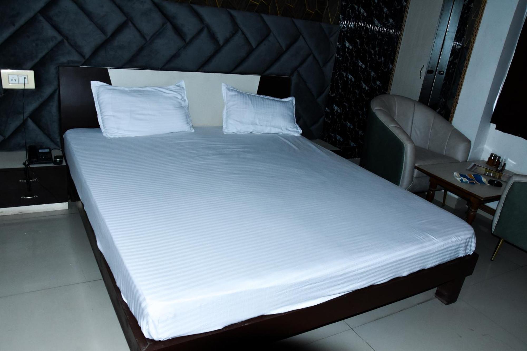 Sangam Hotel Chirawa Ngoại thất bức ảnh