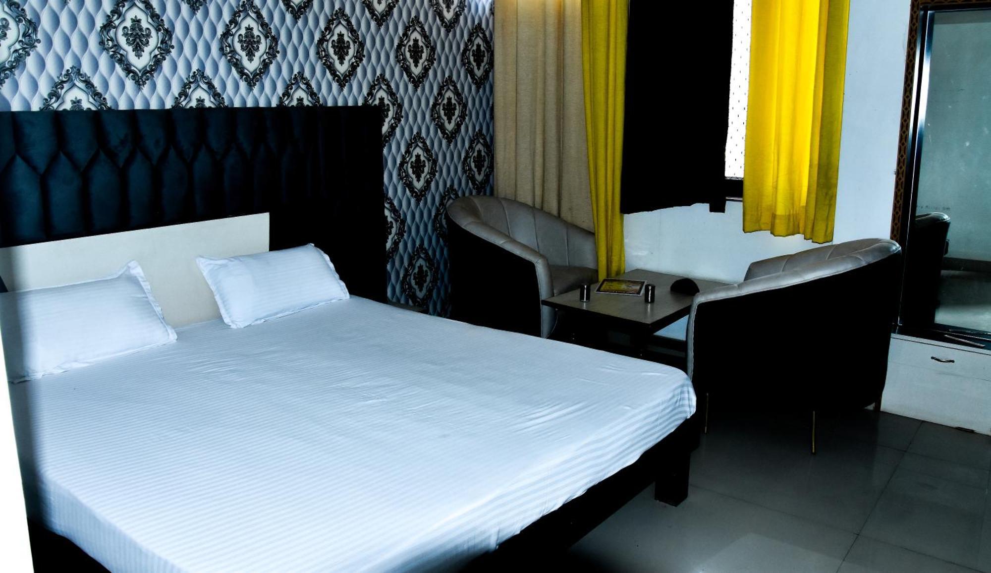 Sangam Hotel Chirawa Ngoại thất bức ảnh