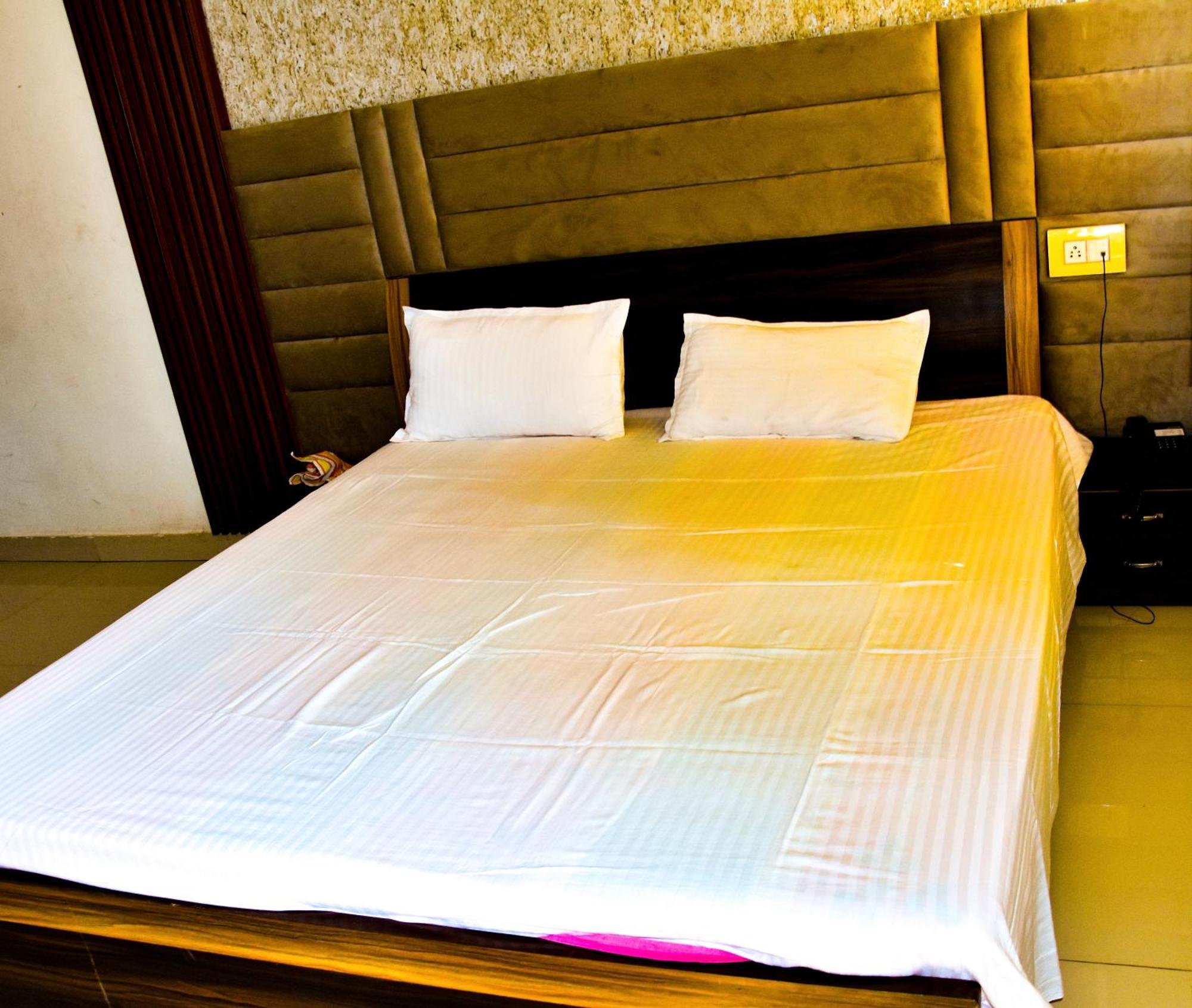 Sangam Hotel Chirawa Ngoại thất bức ảnh