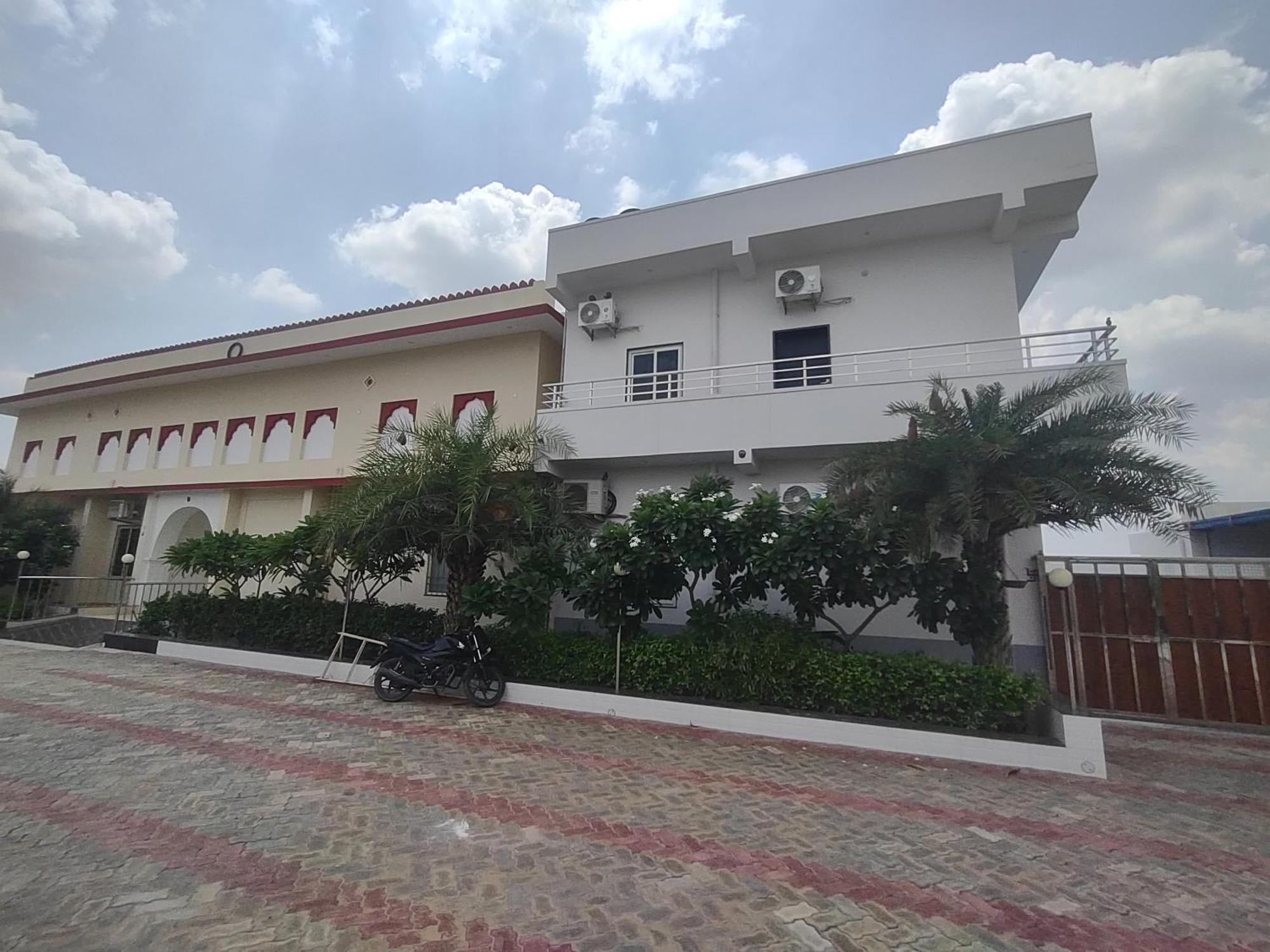 Sangam Hotel Chirawa Ngoại thất bức ảnh